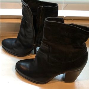 Frye Patty Artisan Zip Black 7.5